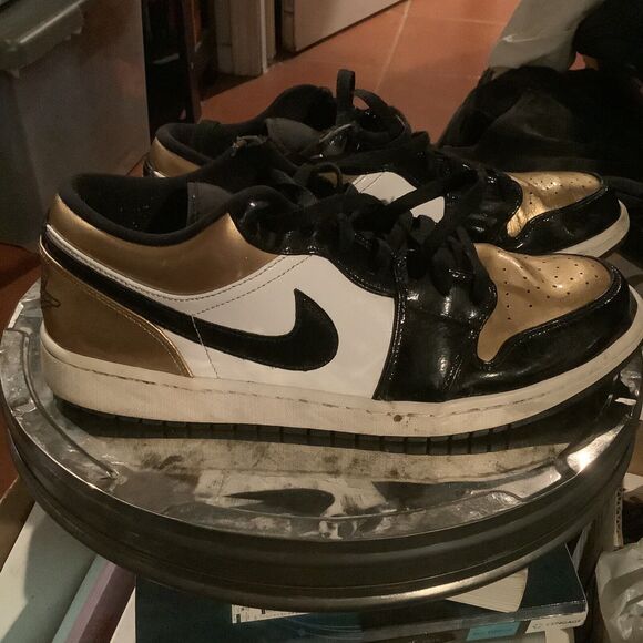 Nike Air Jordan 1 Low Gold Toe OG Metallic Black White CQ9447700 Men Size 12 main image 4